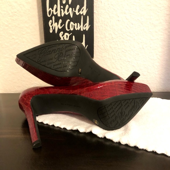 NWT Gianni Bini Reptile Embossed Red Patent Leather Platform Pumps/Heels, 7.5 - Picture 10 of 16